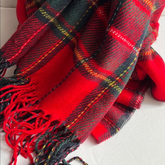 Red Plaid Scarf Fringe Oblong Shawl Wrap Wander Agio NWT - Picture 11 of 14